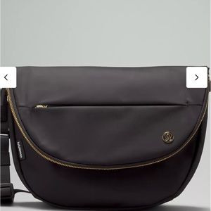 Lululemon All Night Festival Bag 5L in Black and Gold